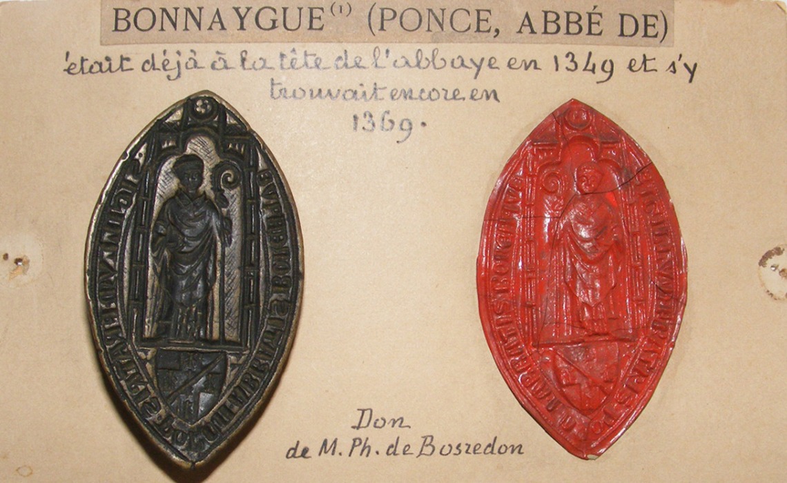 Sceau de Ponce, abbé de Bonnaygue, milieu 14e siècle, montage deuxième moitié 19e siècle.