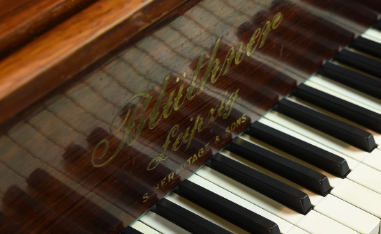 Piano quart-de-queue de Claude Debussy